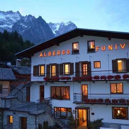 Hotel Funivia Courmayeur Exteriör bild